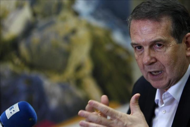 Caballero alerta a Feijóo de que pedirá de forma permanente el aparcamiento gratis