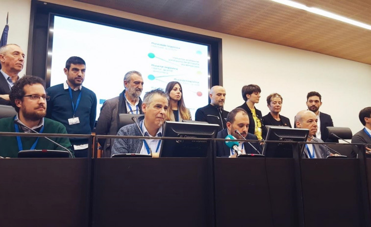 A Mesa presente en el Congreso de los Diputados para exigir 