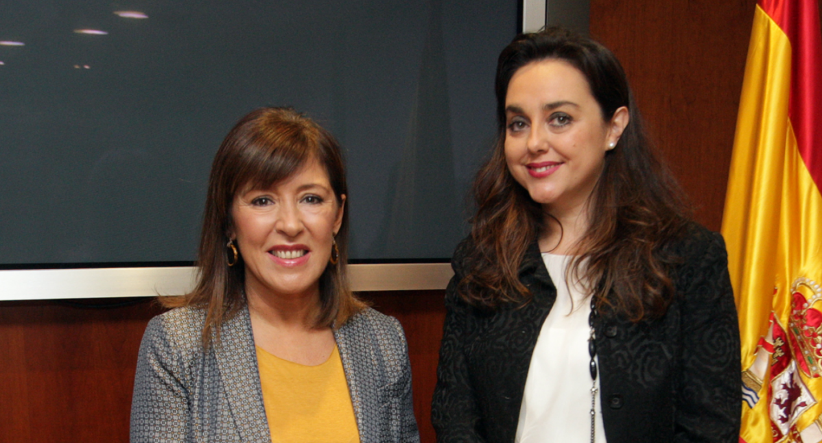 Beatriz Mato en la toma de posesiu00f3n de su subordinada Maru00eda Cruz Ferreira, que firmu00f3 la autorizaciu00f3n ambiental para la planta de biomasa de Greenalia, en una foto de la Xunta