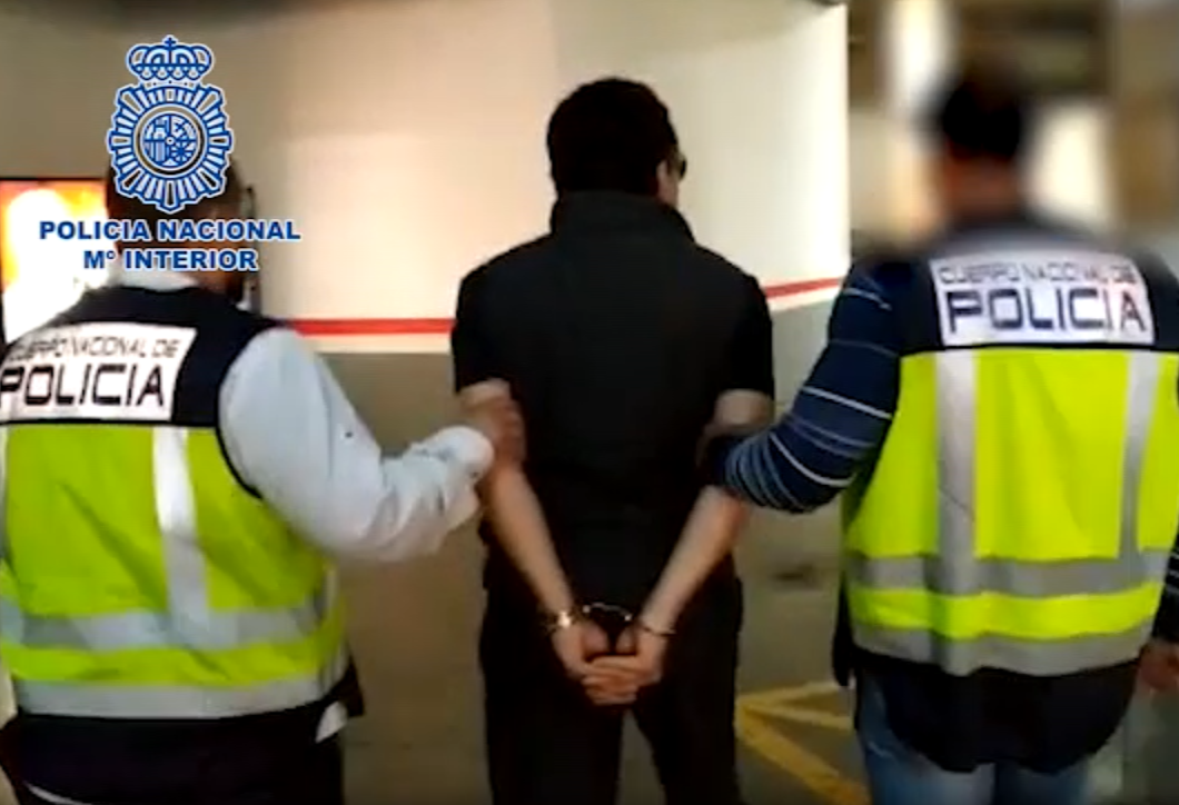 Emilio Lozoya esposado al ser detenido en unas imagenes publicadas por la Policu00eda Nacional