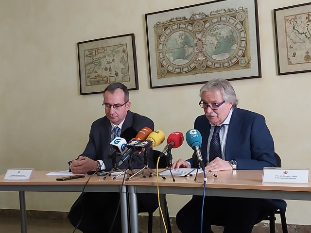 Rueda De Prensa El Subdelegado Del Gobierno En Ourense, Emilio González Afonso, Y El Jefe Provincial De Inspección De Telecomunicaciones Del Ministerio De Asuntos Económicos Y Transformación Digital, Enrique San Martín González..