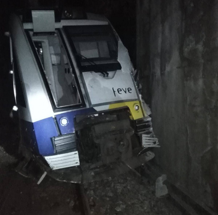 Descarrila un FEVE en Mañón por un desprendimiento en la vía y deja tres heridos
