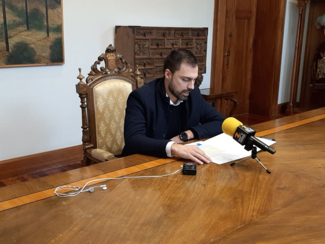El diputado de Promoción Económica y Social, Pablo Rivera, en rueda de prensa tras la junta de gobierno provincial.