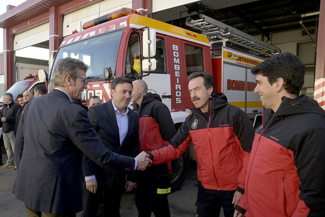 El vicepresidente de la Xunta, Alfonso Rueda, y el presidente de la Diputación coruñesa, Valentín González Formoso,  visitan el  Consorcio Provincial Contraincendios y Salvamento  de A Coruña