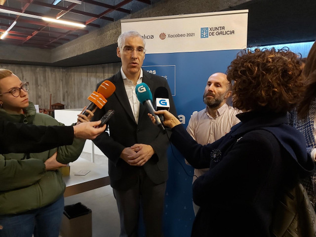 El conselleiro de Economía, Francisco Conde, y el alcalde de Ourense