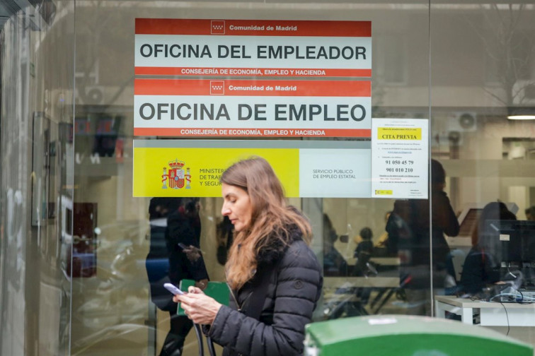 El paro en Galicia baja en 14.200 personas pero se destruyen más del doble de puestos de trabajo: 32.600 empleos