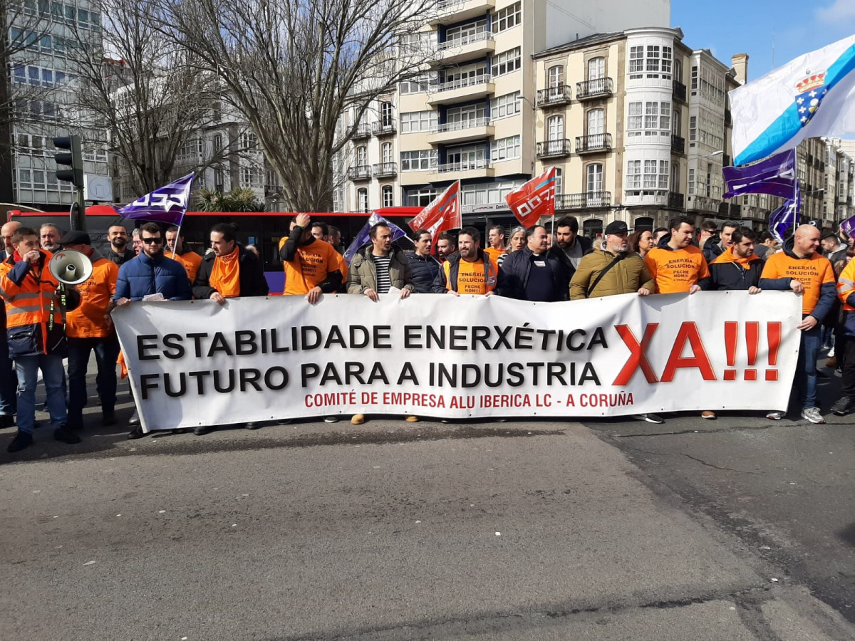 Concentración de trabajadores de Alu Ibérica LC en demanda de precios competitivos para la industria electrointensiva