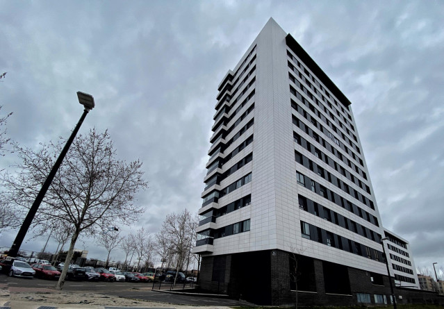 Edificio de viviendas en un momento en el que la demanda de hipotecas sufre su mayor caída desde 2013 por malas expectativas y cambios regulatorios, en Madrid a 27 de enero de 2020.