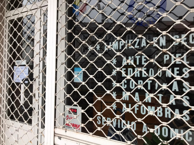 Comisiones Obreras cifra en más de un centenar de empresas gallegas afectadas por un ERTE