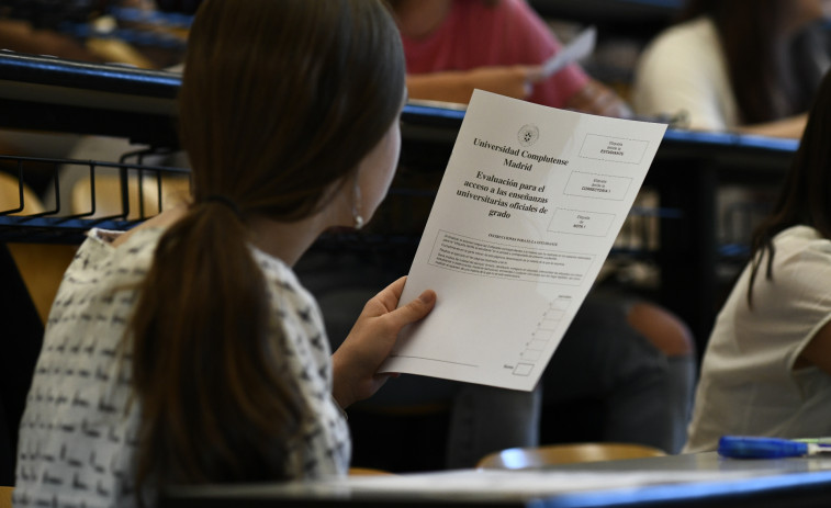 El consejo de estudiantes de la UVigo aboga por que los exámenes se sustituyan por la entrega de trabajos