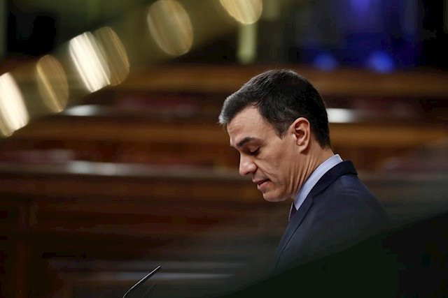 ​Sánchez se enfrenta a su primera sesión de control desde el estallido de la crisis con una oposición crispada