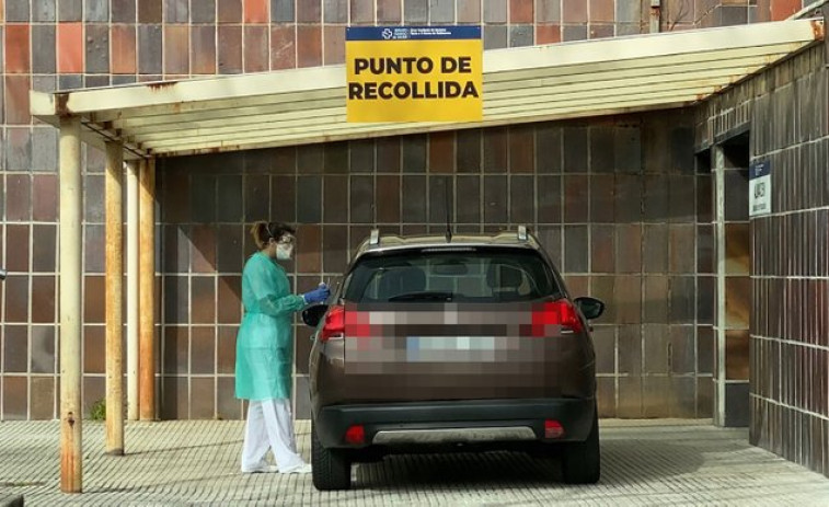 El Hospital do Barbanza ya hace pruebas de coronavirus desde el coche y el SERGAS promete que pronto las harán los de Burela, Monforte y Valdeorras