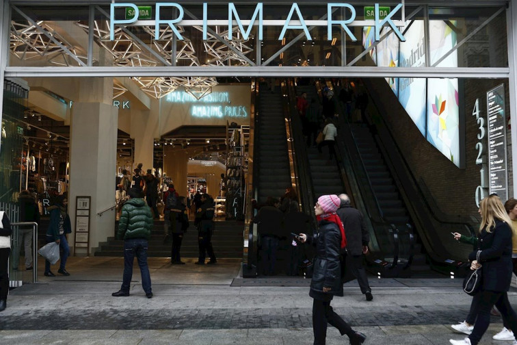 El ERTE anunciado por Primark golpeará a los establecimiento de Cancelas y Marineda en Santiago y A Coruña