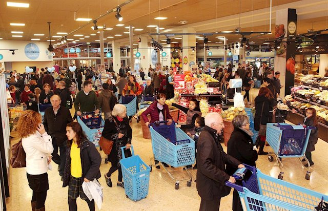 La libertad de horario para comercios decretada por la Xunta 