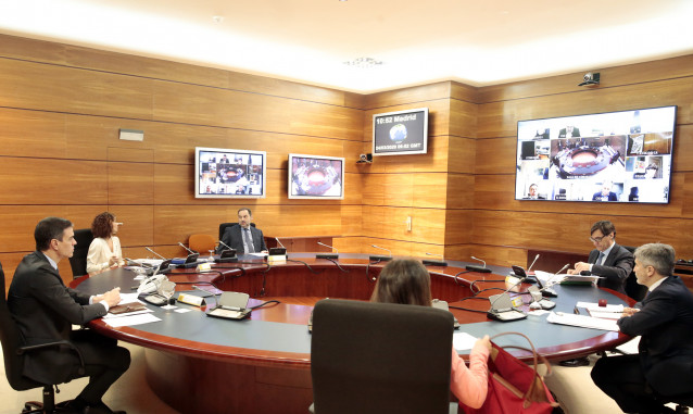 El presidente del Gobierno, Pedro Sánchez, preside la reunión del Consejo de Ministros de este martes donde se ha previsto aprobar la solicitud al Congreso de los Diputados de la prórroga del estado de alarma.