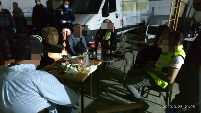 Identificadas siete personas por una fiesta con alcohol y churrasco en una nave en Culleredo (A Coruña) al incumplir el estado de alarma.