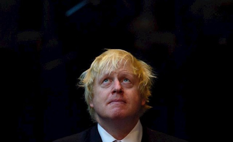 Boris Johnson, que se negaba a tomar medidas, da positivo por coronavirus