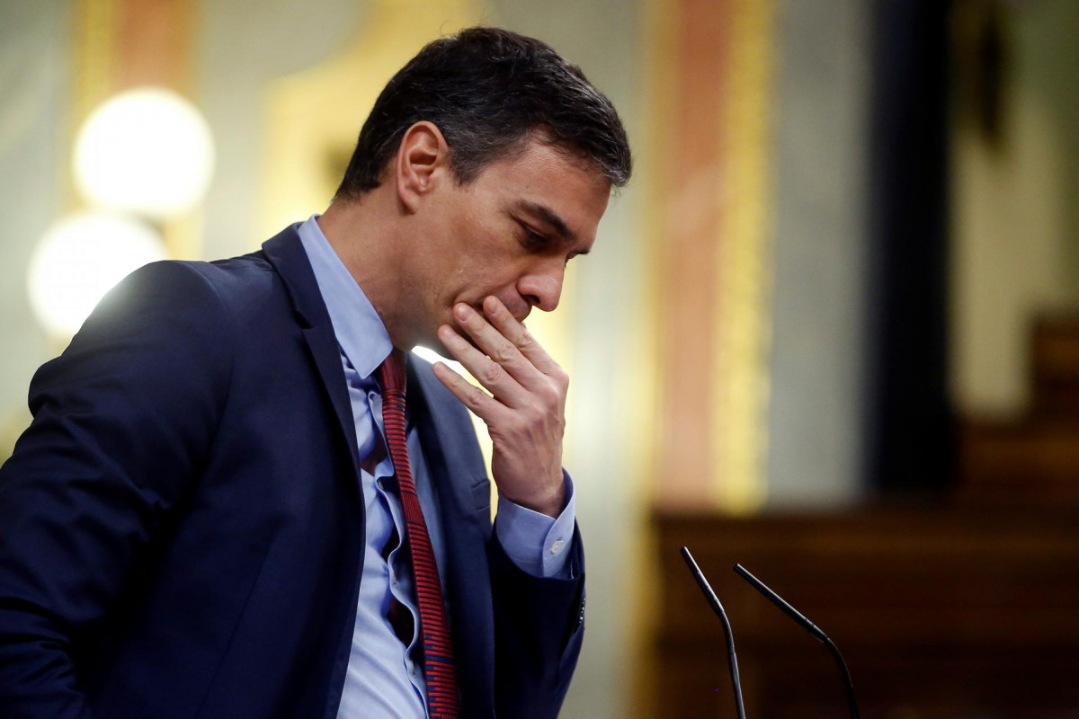 El presidente del Gobierno, Pedro Sánchez, durante su intervención en el pleno celebrado este Jueves Santo en el Congreso para aprobar una nueva prórroga del estado de alarma
