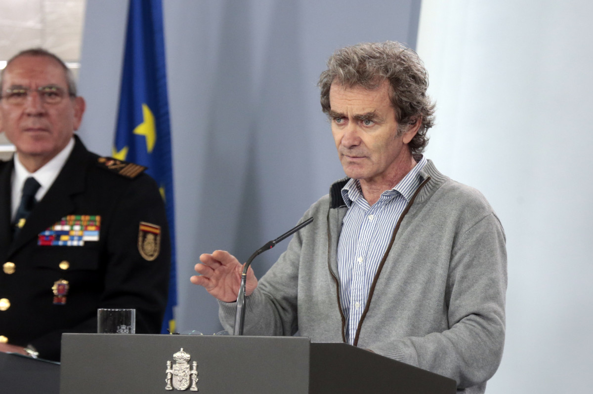 El director del Centro de Coordinación de Alertas y Emergencias Sanitarias del Ministerio, Fernando Simón, interviene en la rueda de prensa