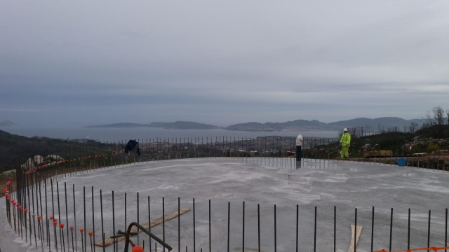 Construcción de un depósito de aguas para medios aéreos antiincendios, en la parroquia de Chandebrito, en Nigrán (Pontevedra).