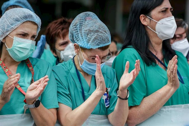 Enfermeras aplauso protestas medicos