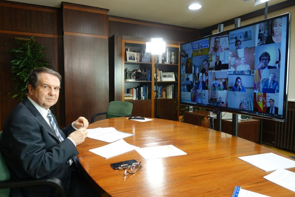 Abel Caballero durante una reuniu00f3n virtual de la Femp el 6 de mayo