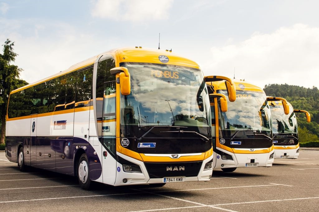 Autobuses de la empresa Monbus