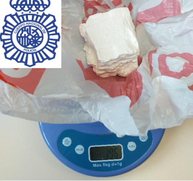 Cocaína intervenida por la Policía Nacional recibida por error por una empresa en Lugo.