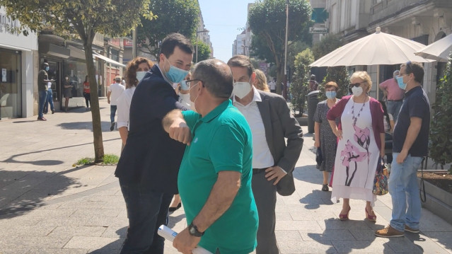El secretario xeral del PSdeG, Gonzalo Caballero, junto al alcalde de Vigo, Abel Caballero, en una visita a la ciudad