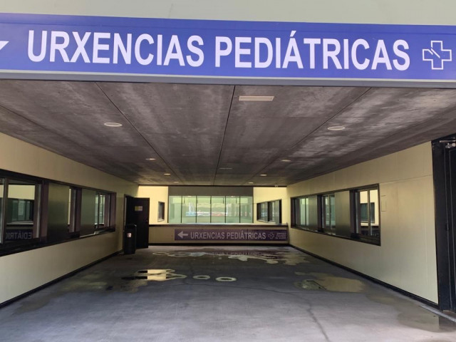 Acceso a la nueva área de Urgencias Pediátricas del Hospital Álvaro Cunqueiro de Vigo, habilitada con motivo de la crisis del coronavirus.