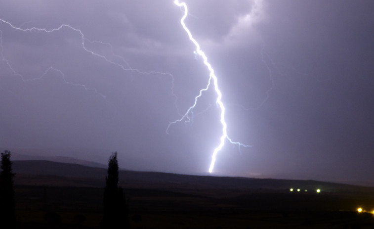 Lugo y Ourense, junto con otras 28 provincias, estarán a partir de mañana en riesgo por lluvias y tormentas