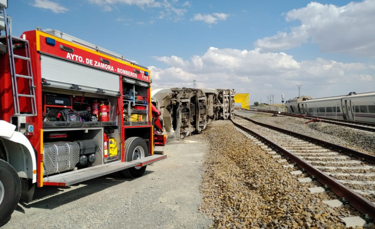 Uno de los maquinistas del Alvia siniestrado pierde la vida, además del conductor del vehículo contra el que impactó el tren