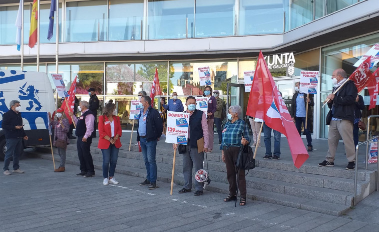 ​Protestas ante residencias gallegas para denunciar la precariedad de los trabajadores de los centros