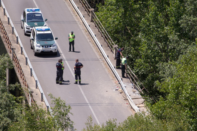 Viaducto donde se precipitó un camión cargado con explosivos para una cantera en Portomarín (Lugo).