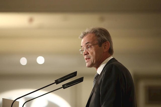 Banca y empresas españolas exponen sus impresiones de la crisis y cómo mitigarla en la cumbre de la CEOE