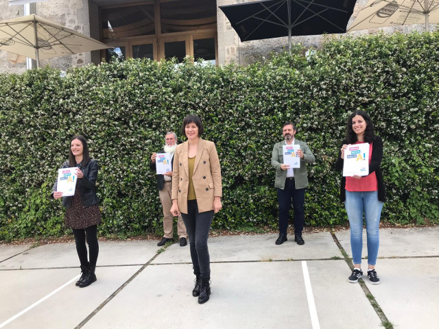 La portavoz nacional del BNG y candidata a la Presidencia de la Xunta, Ana Pontón, en la presentación del programa electoral para el 12 de julio, junto a los cabeza de lista