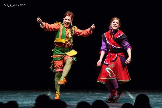 Ibuprofeno Teatro presenta 'O Furancho' en el Salón Teatro de Compostela.