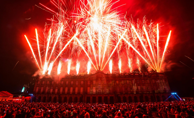 Cartel de las Festas do Apóstolo 2022 de Santiago incluidos unos fuegos artificiales que durarán quince minutos