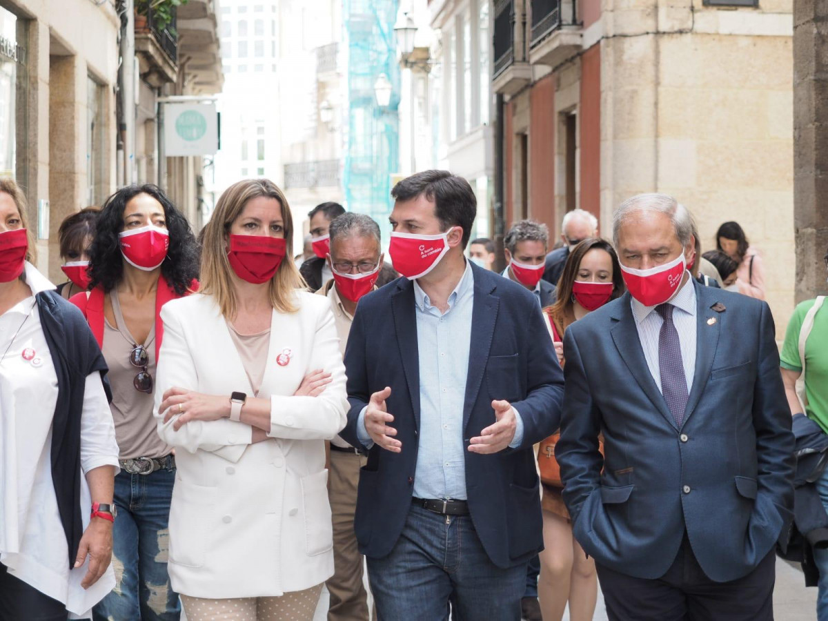 Gonzalo Caballero y sus compau00f1eros del PSdeG en Lugo