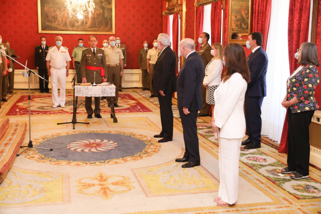 El nueve jefe de la Fuerza Logística Operativa (FLO), Juan Francisco Arrazola Martínez, toma posesión de su cargo