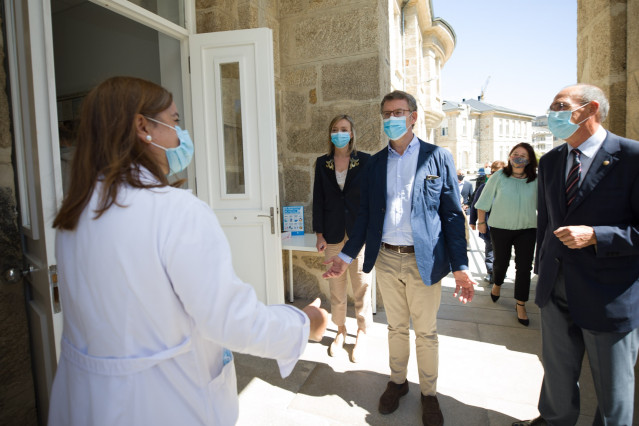 Feijoo durante una visita a Aspnais