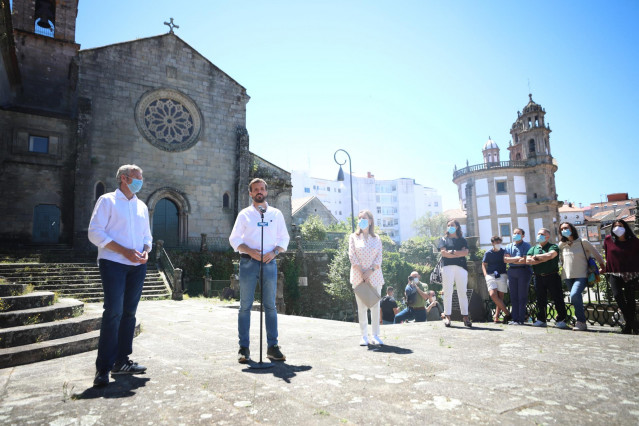 El presidente del PP, Pablo Casado, realiza una intervención frente a la antigua delegación de Hacienda, en los Xardins de Casto Sampedro, en Pontevedra (Galicia/España) a 4 de julio de 2020.