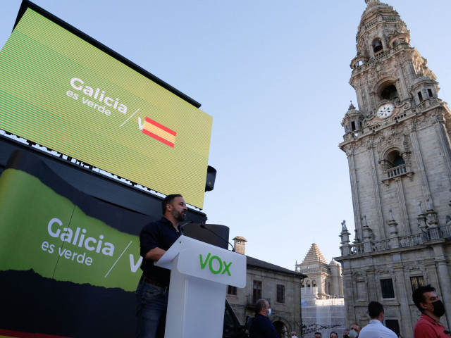 El presidente de Vox, Santiago Abascal, durante un acto electoral de Vox en Santiago de Compostela (A Coruña), a 9 de julio de 2020