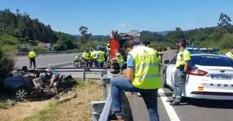 Madre e hijo muertos en salida de vía en la autopista A-6 en Abegondo, cerca del campo del Deportivo (vídeo)