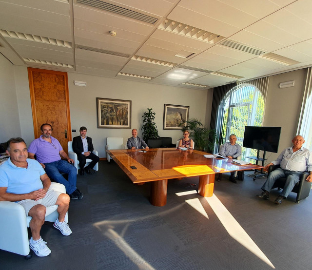 El Delegado Del Estado En El Consorcio De La Zona Franca De Vigo, David Regades, Se Ha Reunido Este Jueves Con Representantes De La Comunidad De Montes De Vincios