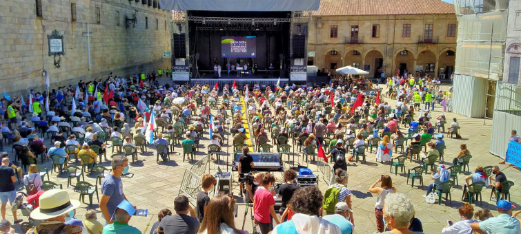 El BNG exhibe músculo y logra congregar a una multitud de modo ordenado para celebrar el Día da Patria (vídeo)