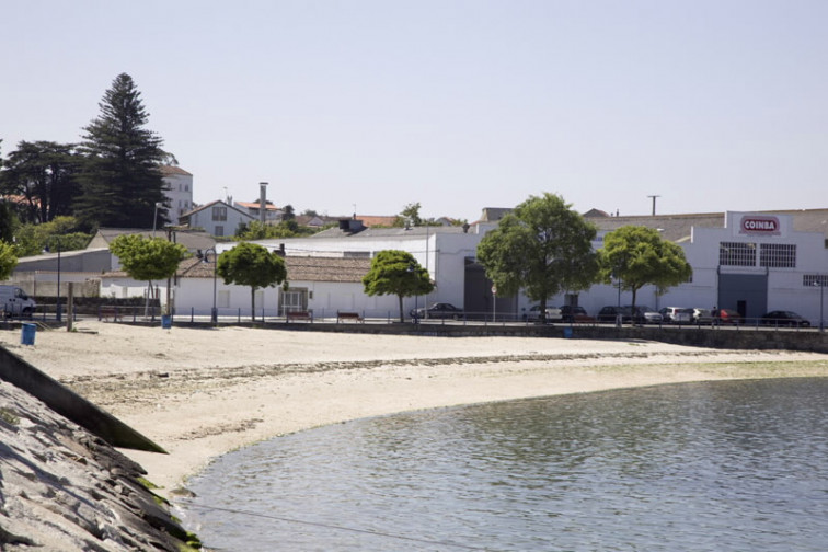 La playa de O Preguntoiro en Vilagarcía de Arousa no es apta para el baño, indica Sanidade