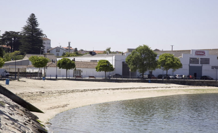 La playa de O Preguntoiro en Vilagarcía de Arousa no es apta para el baño, indica Sanidade