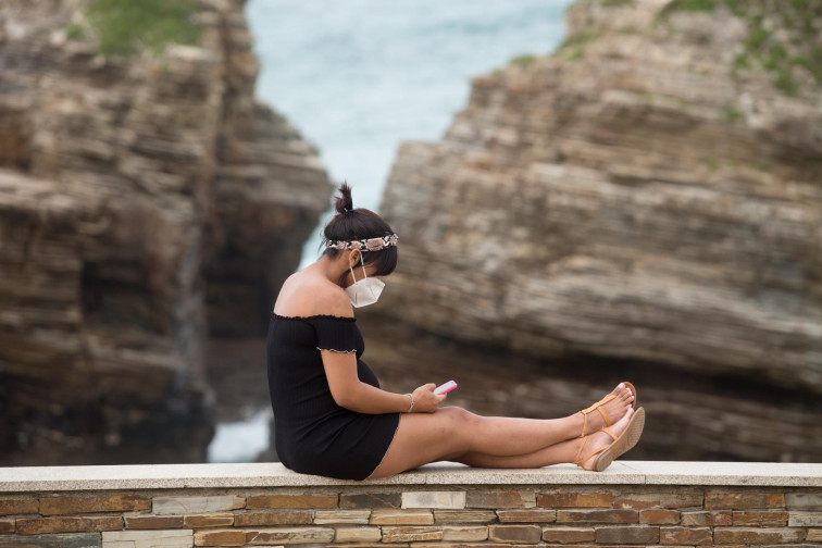 Sanidade reafirma el uso obligatorio de la mascarilla en playas sin importar la distancia