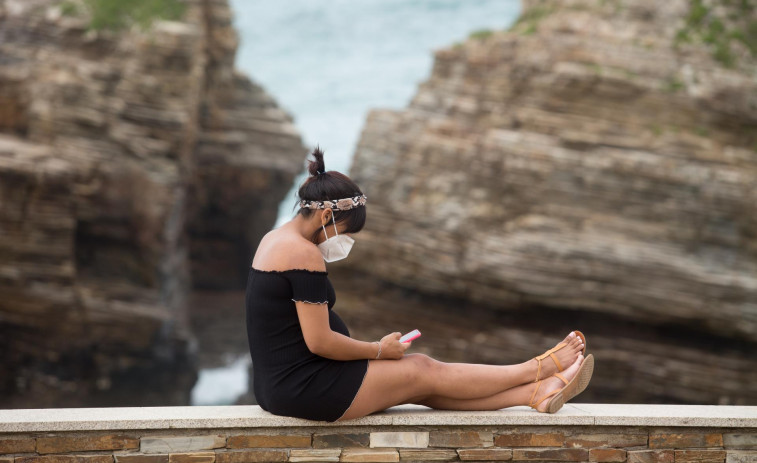 Sanidade reafirma el uso obligatorio de la mascarilla en playas sin importar la distancia